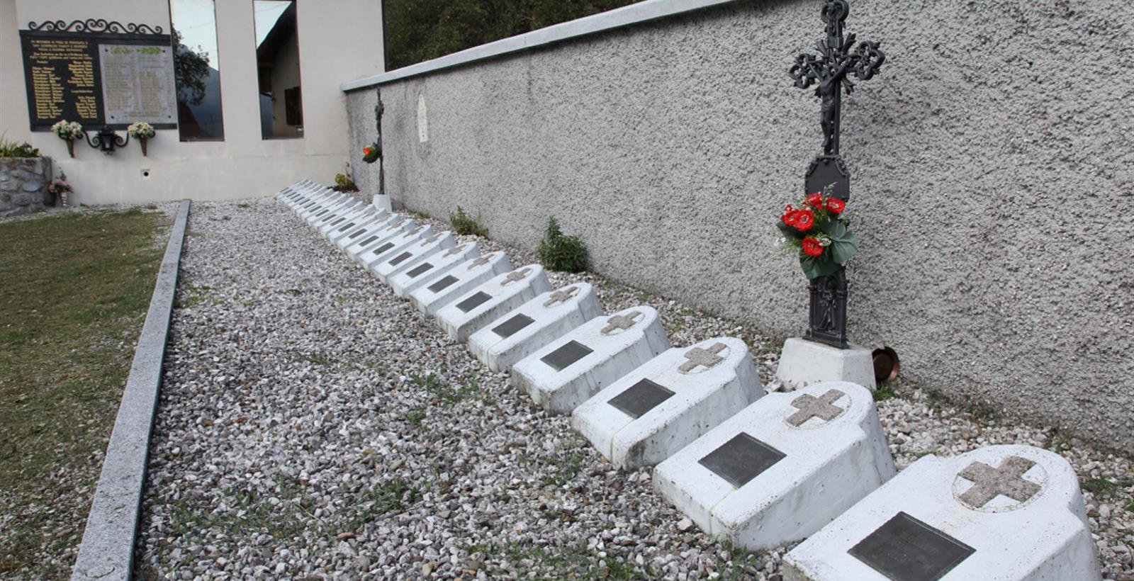 Lapidi austro-ungariche nel cimitero di Pontafel