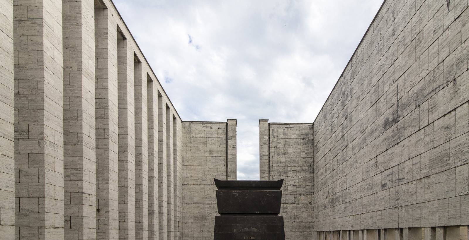 Ara pacis mundi di Medea